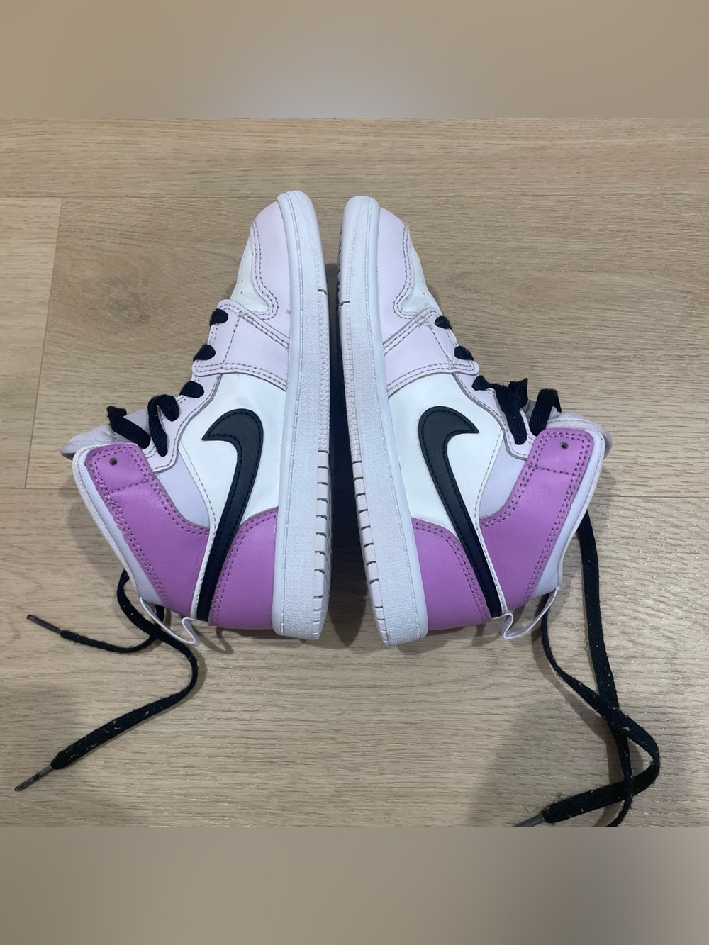 Nike High-Top Sneakers in White, Light Purple & Black